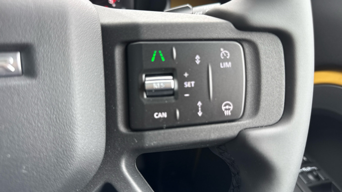 Land Rover Defender 3.0 D350 Trophy Edition Deep Sandglow 110 5dr Auto Diesel Estate - Image 33